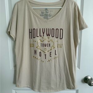 Hollywood Tower Hotel Disney Parks V neck size large